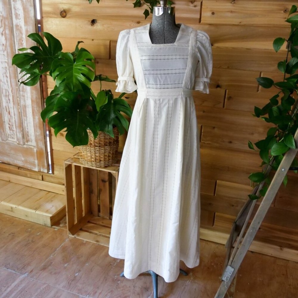 Vintage off-white Prairie dress